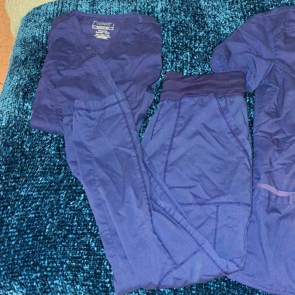 Navy Blue Women's Cherokee Workwear Revolution Scrub Sets x2 XXS/XXSP Joggers